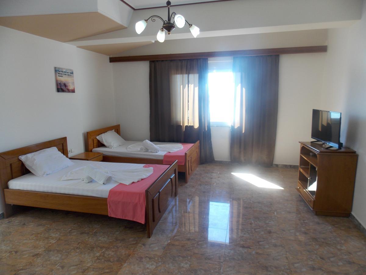 Hotel Dea Sarande Ngoại thất bức ảnh